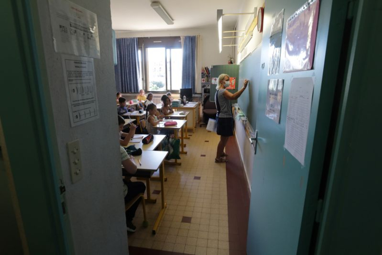 FRANCE: LA RENTRÉE SCOLAIRE MAINTENUE LUNDI, AVEC PROTOCOLE SANITAIRE RENFORCÉ