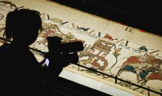 La tapisserie de Bayeux au British Museum àLondres le 7 septembre 2026 ( AFP / Adrian DENNIS )