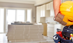 Attention à la hausse des coûts de la construction et leur incidence si vous faites des travaux de rénovation ( Crédits :©  Kurhan - stock.adobe.com)