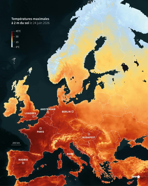 Carte montrant les températures maximales à 2 m du sol enregistrées le 24 juin 2026 en Europe, d'après les données MARSMet de l'Observatoire européen de la sécheresse (EDO). Données cartographiques : Nasa, Jaxa, Gebco, OSM ( AFP / Sylvie HUSSON )