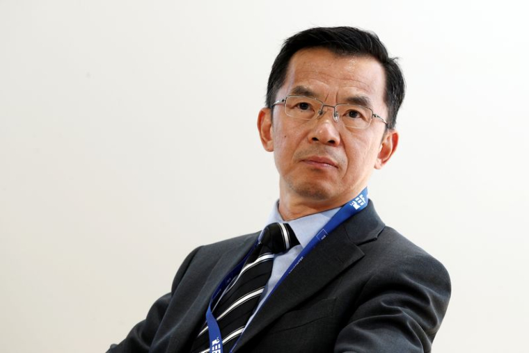 L'ancien ambassadeur de Chine en France Lu Shaye assiste au forum d'été du MEDEF rebaptisé La Rencontre des Entrepreneurs de France, LaREF, à l'hippodrome de Paris Longchamp à Paris