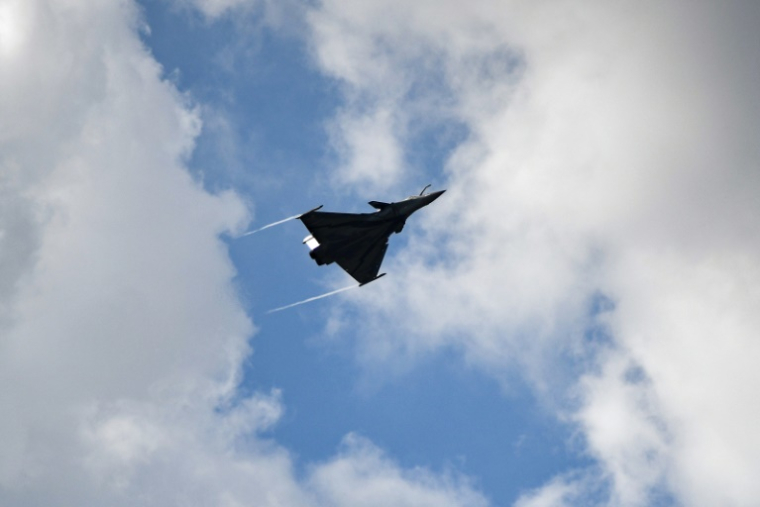 Démonstration d'un Rafale au salon Le Bourget près de Paris, le 23 juin 2023 ( AFP / Christophe ARCHAMBAULT )