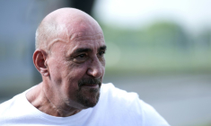 Le Français Serge Atlaoui à sa sortie de la prison de Meaux-Chauconin le 18 juillet 2025 ( AFP / Dimitar DILKOFF )