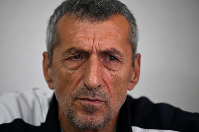 Safet Haziri dans sa maison à Obilic, au Kosovo, le 24 juillet 2026 ( AFP / Armend NIMANI )
