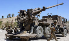 Un canon Caesar, exposé au salon Eurosatory, en juin 2025 (illustration) ( AFP / KENZO TRIBOUILLARD )