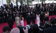 Cannes: l'équipe du film en compétition "Fjord" sur le tapis rouge