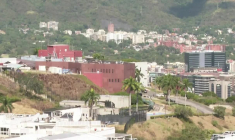 Des véhicules quittent l'ambassade américaine à Caracas parmi des discussions "exploratoires"