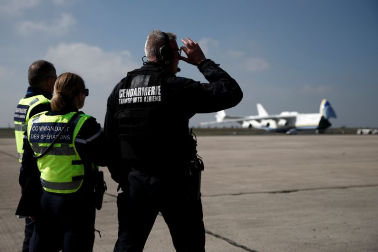 Des gendarmes à l'aéroport Paris Vatry