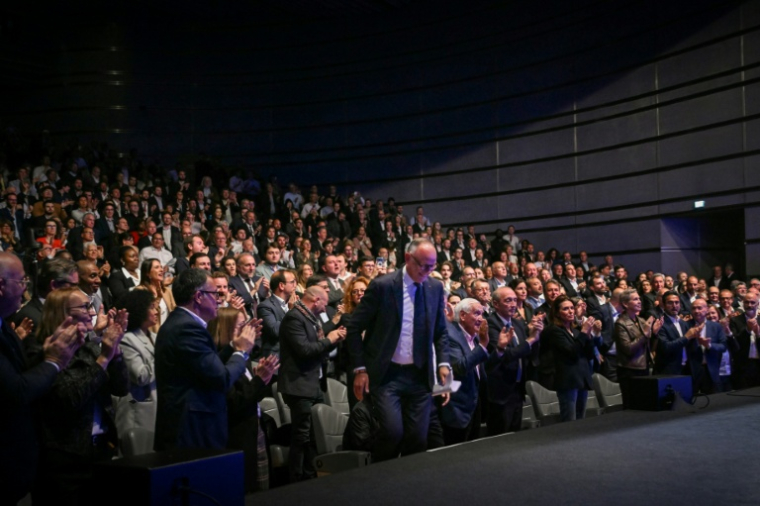 Édouard Philippe devant les cadres d'Horizons réunis au centre des Congrès de Reims, le 10 mai 2026 ( AFP / Martin BUREAU )