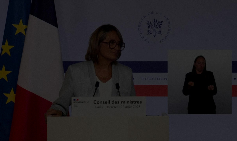 Vote de confiance: Macron apporte son "soutien total" à la démarche de Bayrou (Primas)