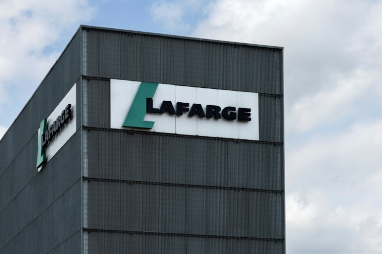 Lafarge est soupçonné d'avoir versé en 2013 et 2014 plusieurs millions d'euros à des groupes rebelles jihadistes afin de maintenir l'activité d'une cimenterie à Jalabiya, dans le nord de la Syrie ( AFP / Sébastien DUPUY )