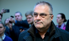 AEgisto Ott, ancien agent du renseignement autrichien,  au tribunal de Vienne, pour le début de son procès, le 22 janvier 2026 en Autriche ( APA / ROLAND SCHLAGER )