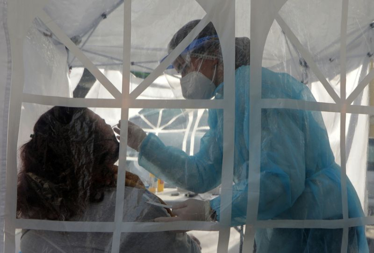 FRANCE/CORONAVIRUS: 5.327 NOUVEAUX CAS, NOUVELLE HAUSSE DES ADMISSIONS EN RÉANIMATION