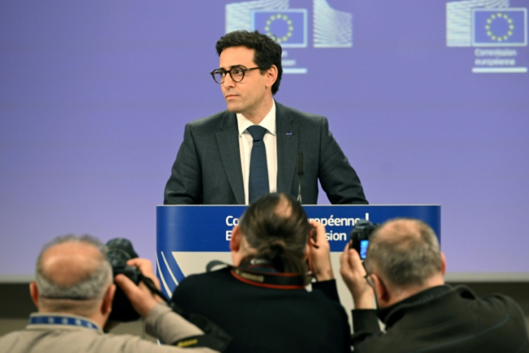 Le vice-président de la Commission européenne Stéphane Séjourné, le 4 mars 2026 à Bruxelles ( AFP / Nicolas TUCAT )
