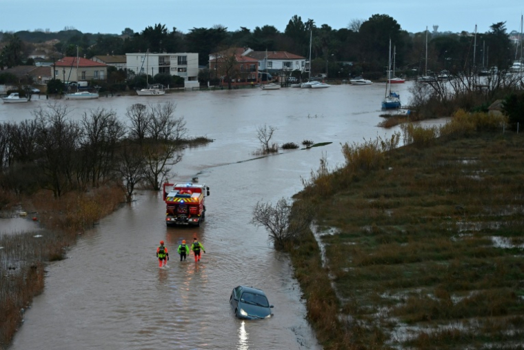 L'Hérault déborde à Agde le 23 décembre 2025 ( AFP / Sylvain THOMAS )