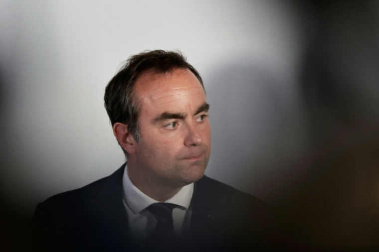 Le Premier ministre Sébastien Lecornu à Paris, le 30 avril 2026 ( AFP / STEPHANE DE SAKUTIN )