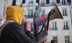 Chantage à la sextape à Saint-Etienne: manifestation d'opposants devant la mairie