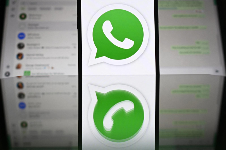 l'Autorité des marchés financiers (AMF) appelle les particuliers à la vigilance face à des arnaques à l'investissement circulant sur des réseaux privés comme Whatsapp. ( AFP / JUSTIN TALLIS )