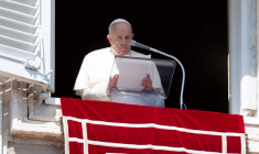 LE PAPE FRANÇOIS DÉNONCE LES "MEURTRES ET ATROCITÉS" COMMIS EN UKRAINE