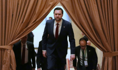 Le vice-président américain JD Vance arrive à une rencontre avec le Premier ministre pakistanais avant des négociations avec l'Iran à Islamabad le 11 avril 2026 ( POOL / Jacquelyn Martin )