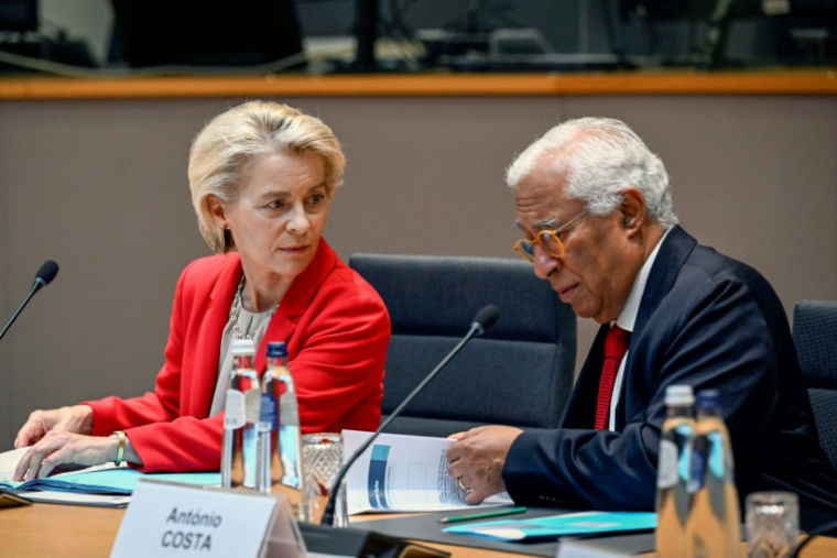 Le président du Conseil européen, Antonio Costa, et la présidente de la Commission européenne, Ursula von der Leyen, le 14 juillet 2025 à Bruxelles ( AFP / Nicolas TUCAT )