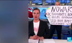 Guerre en Ukraine : le courage de la journaliste russe dénonçant la propagande salué de toute part