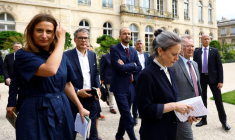 Les dirigeants du Nouveau Front Populaire quittent le palais de l'Élysée