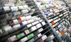 L'hiver s'annonce sous de meilleurs auspices que les précédents, dans un "contexte favorable" de disponibilité des médicaments les plus couramment utilisés pendant cette période ( AFP / Christophe ARCHAMBAULT )