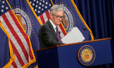 Powell pointe un ralentissement de la croissance, attend davantage de clarté