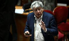 Le député LFI Eric Coquerel, président de la commission des Finances, s'exprime à l'Assemblée nationale le 19 novembre 2025 à Paris ( AFP / JULIEN DE ROSA )