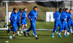 Les Bleus avec une compo très offensive, Saliba de retour en défense