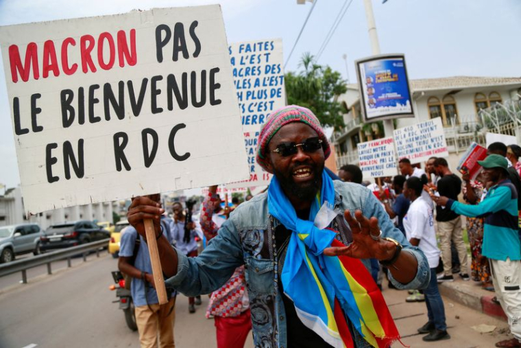 Des congolais protestent contre la visite de Macron