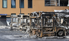 Un dépôt de bus incendié, à Aubervilliers, le 30 juin 2023 ( AFP / BERTRAND GUAY )
