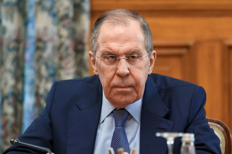 LA RUSSIE SOUHAITE UNE LISTE D'ARMEMENTS INTERDITS EN UKRAINE, DIT LAVROV