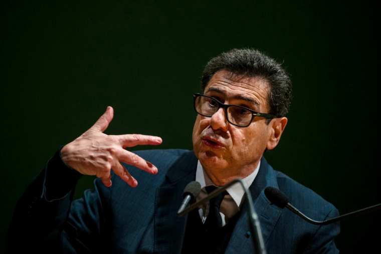 Philippe Aghion à Paris, le 14 octobre 2025. ( AFP / DIMITAR DILKOFF )