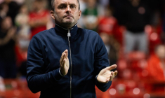 « Comme si j'avais balancé son chat » : le coach de Charlton s'en prend à un arbitre