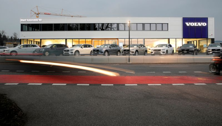 VOLVO: BOND DES COMMANDES AU TROISIÈME TRIMESTRE ET RÉSULTAT D'EXPLOITATION SUPÉRIEUR AUX ATTENTES