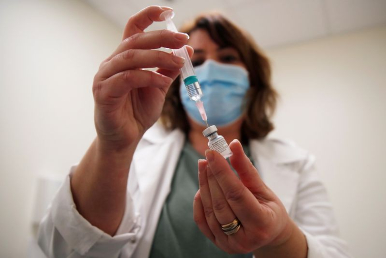 CORONAVIRUS: PLUS DE 23.000 NOUVEAUX CAS ET 656 NOUVEAUX DÉCÈS EN FRANCE