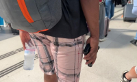 Départs en vacances: voyageurs en gare de Lyon à Paris