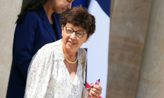 La ministre de la Transition écologique Monique Barbut quitte l'Elysée après le Conseil des ministres le 22 juillet 2026 à Paris ( AFP / Dimitar DILKOFF )