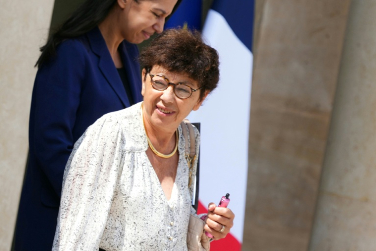 La ministre de la Transition écologique Monique Barbut quitte l'Elysée après le Conseil des ministres le 22 juillet 2026 à Paris ( AFP / Dimitar DILKOFF )