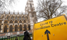 GB/CORONAVIRUS: LES LIVRAISONS DE VACCINS VONT RALENTIR AVANT UNE REPRISE EN MAI