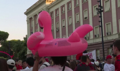 Albanie: des milliers de manifestants à Tirana contre la construction d'un hôtel de luxe lié à Trump