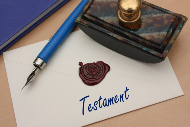 Succession et testament : quelles sont les obligations du notaire ? / iStock.com - nobtis