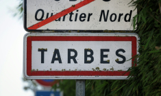 Le maire de Tarbes, Gérard Trémège (LR), a nié lundi avoir organisé un "système" pour avantager des proches, au premier jour de son procès à Pau pour favoritisme et prise illégale d'intérêts ( AFP / Valentine CHAPUIS )