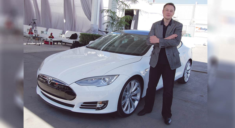 Début 2016, les ventes annuelles Tesla ne dépassent pas 50.000 exemplaires. Avec L’arrivée de la Model 3, la marque devient un constructeur à part entière. En une semaine, 300.000 clients remplissent le formulaire de réservation. (© Tesla)