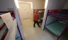 Froid: repas chauds et lits supplémentaires au Refuge de la Mie de Pain, à Paris