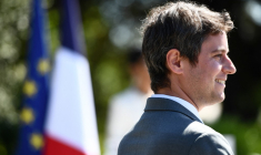 Gabriel Attal, à La Rochelle, le 10 mai 2024 ( AFP / CHRISTOPHE ARCHAMBAULT )