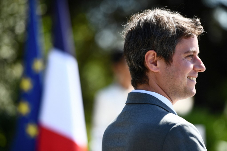 Gabriel Attal, à La Rochelle, le 10 mai 2024 ( AFP / CHRISTOPHE ARCHAMBAULT )