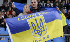 Malgré l’interdiction de l’UEFA, la Roumanie et l’Ukraine effectuent une minute de silence